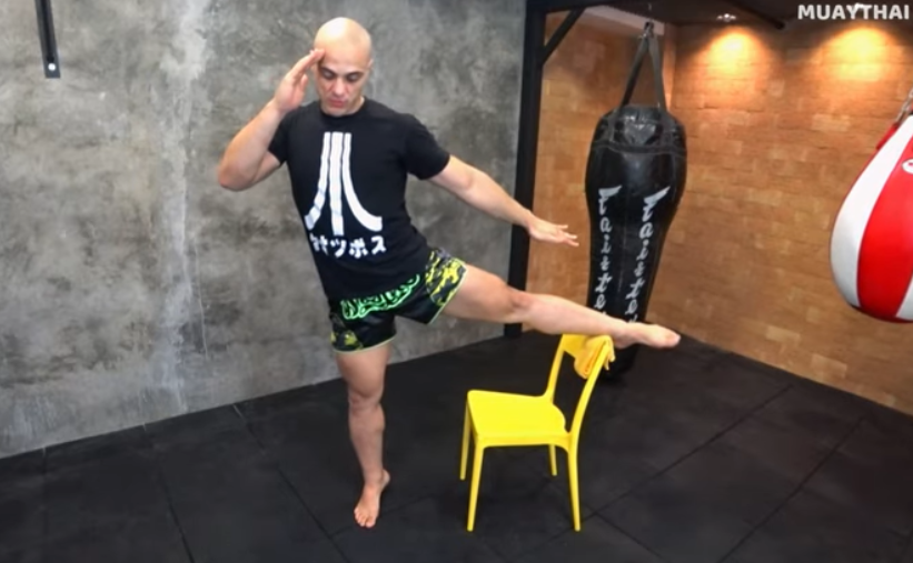 Treinamento Muay Thai em Casa, de Luiz Tigrão